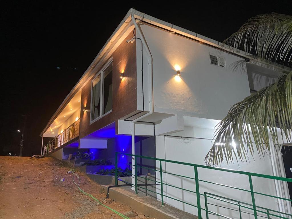 ואגאמון Earth Lounge Resort מראה חיצוני תמונה